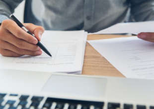 Quand souscrire un contrat d'assurance vie ? Quel âge ?