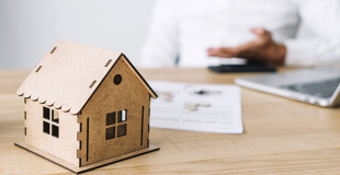 Courtier en assurance de prêt immobilier : quel rôle ? Quel coût ?